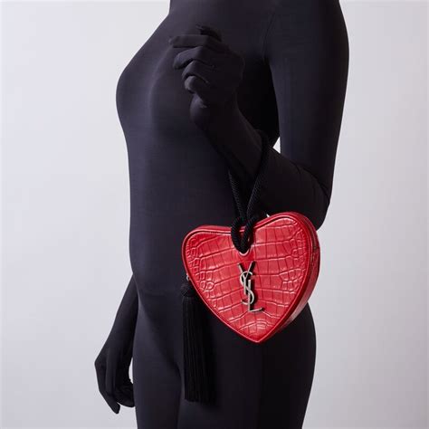 sac coeur heart clutch ysl croco|Saint Laurent Red Croc Embossed Patent Leather Sac Coeur .